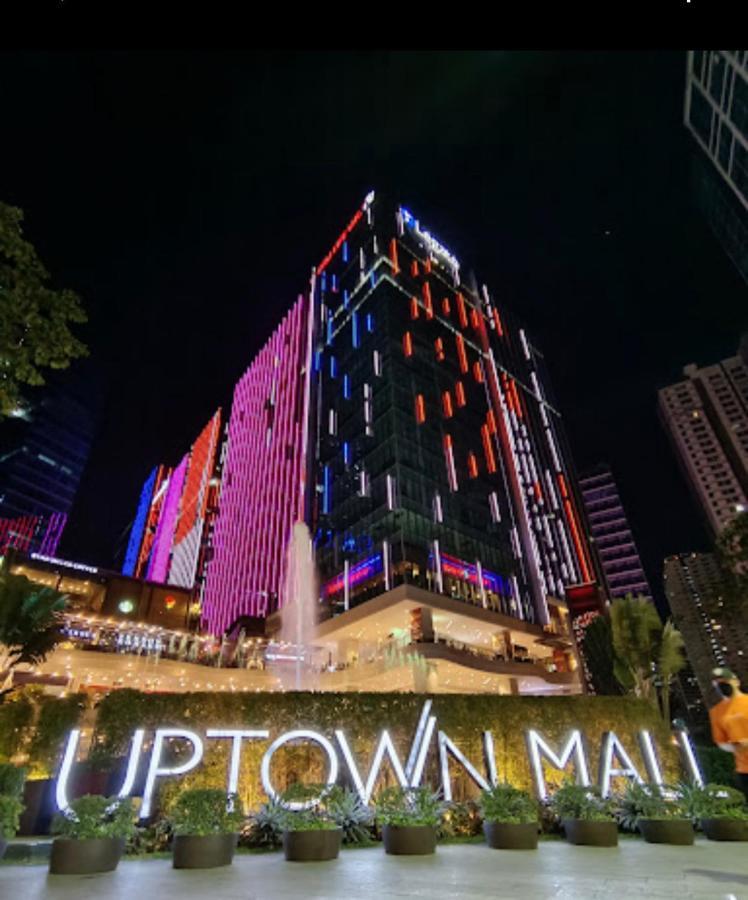 1 Bedroom Uptown Bgc Across Uptown Mall Manila Bagian luar foto