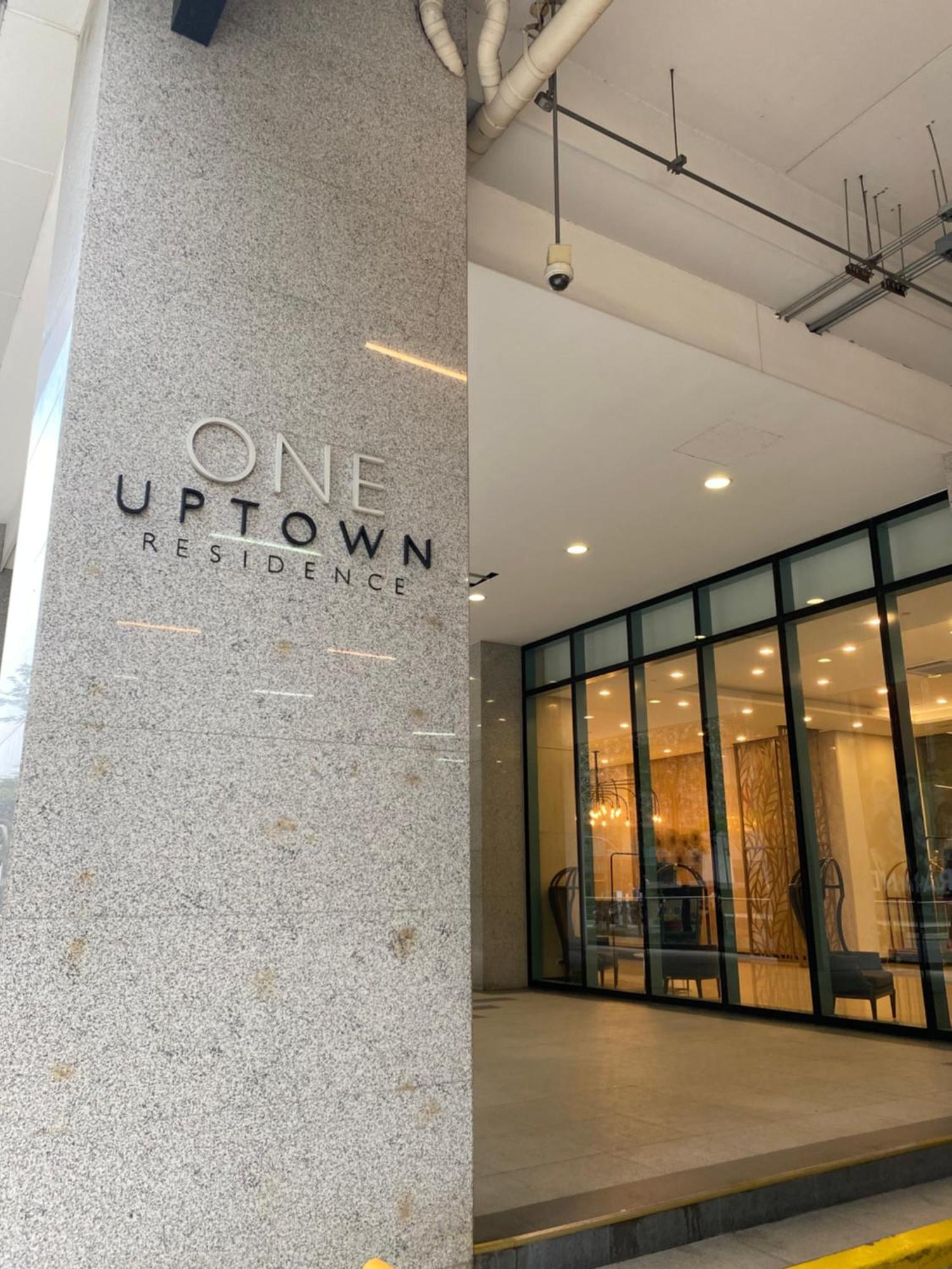 1 Bedroom Uptown Bgc Across Uptown Mall Manila Bagian luar foto